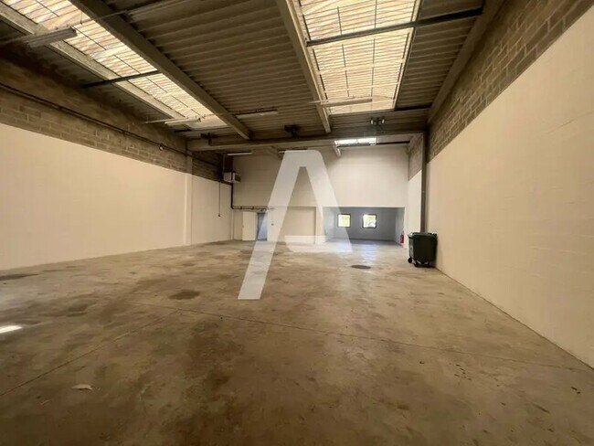 Plus de détails pour 555 Avenue Blaise Pascal, Moissy-Cramayel - Industriel/Logistique à louer
