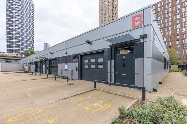 Plus de détails pour 10 Prestons Rd, Londres - Local d'activités à louer