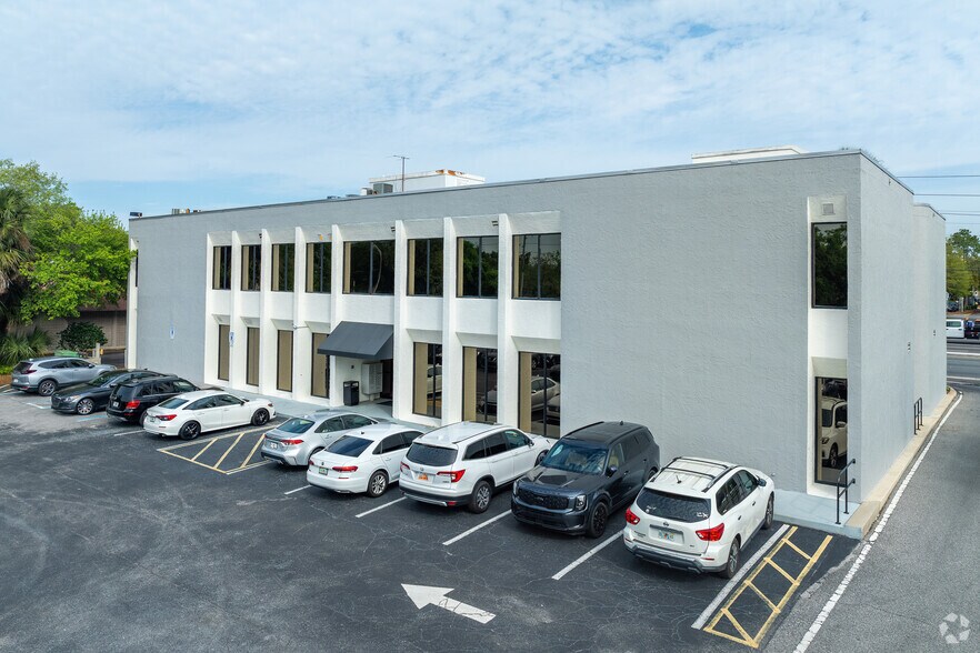 616 E Altamonte Dr, Altamonte Springs, FL à louer - Photo de l’immeuble – Image 2 sur 9