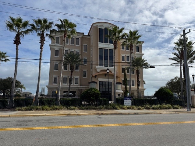 825 Ballough Rd, Daytona Beach, FL à louer Photo intérieure– Image 1 sur 7