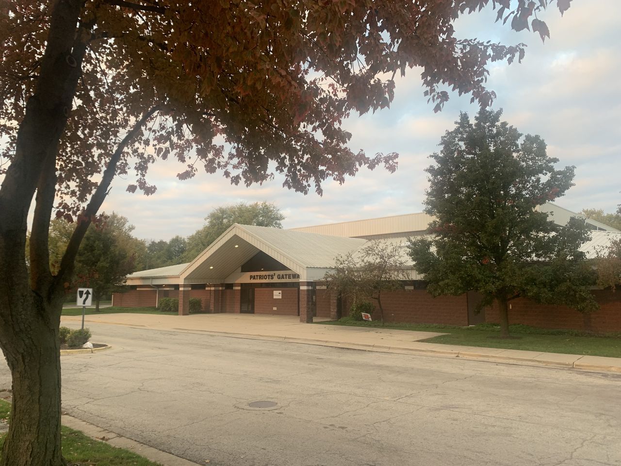 615 S 5th St, Rockford, IL à louer Photo principale– Image 1 sur 19