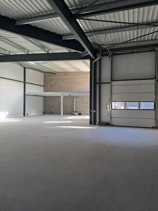 Plus de détails pour Local d'activités à louer