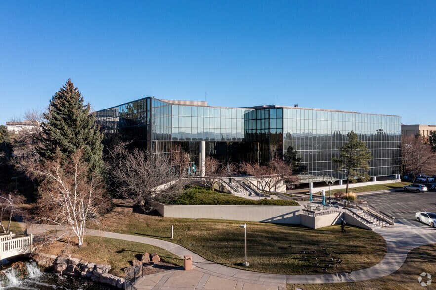 8085 S Chester St, Centennial, CO à vendre - Photo de l’immeuble – Image 3 sur 34