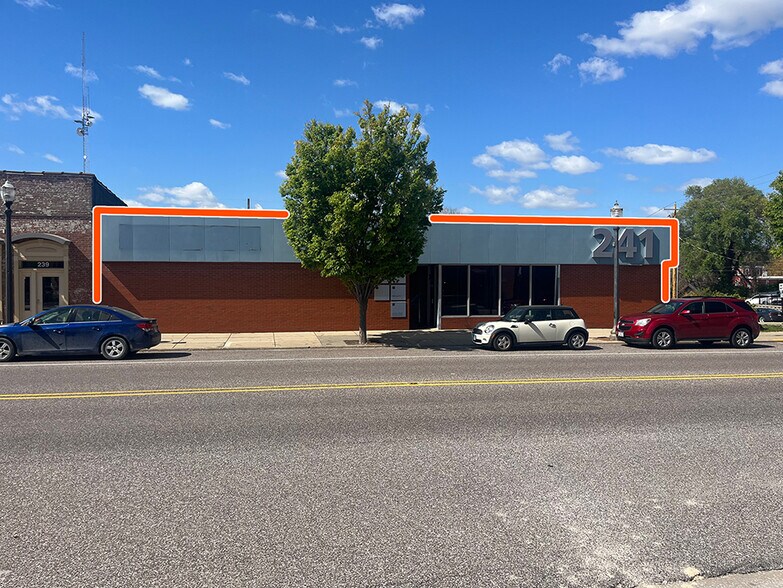 241 N Main St, Edwardsville, IL à louer - Photo de l’immeuble – Image 1 sur 6