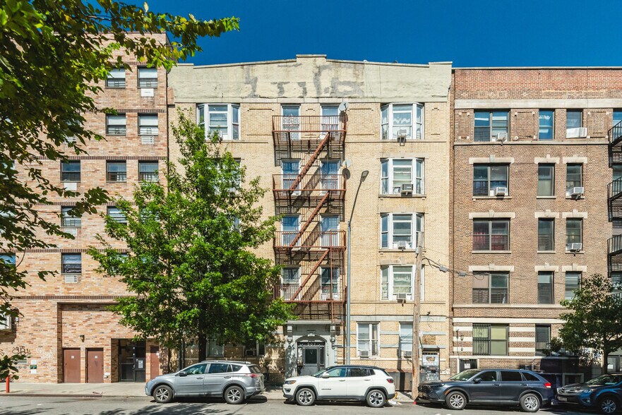 211 Marion & 907 E 173rd St - 11.8 Cap portefeuille de 2 biens à vendre sur LoopNet.fr - Photo de l’immeuble – Image 2 sur 29