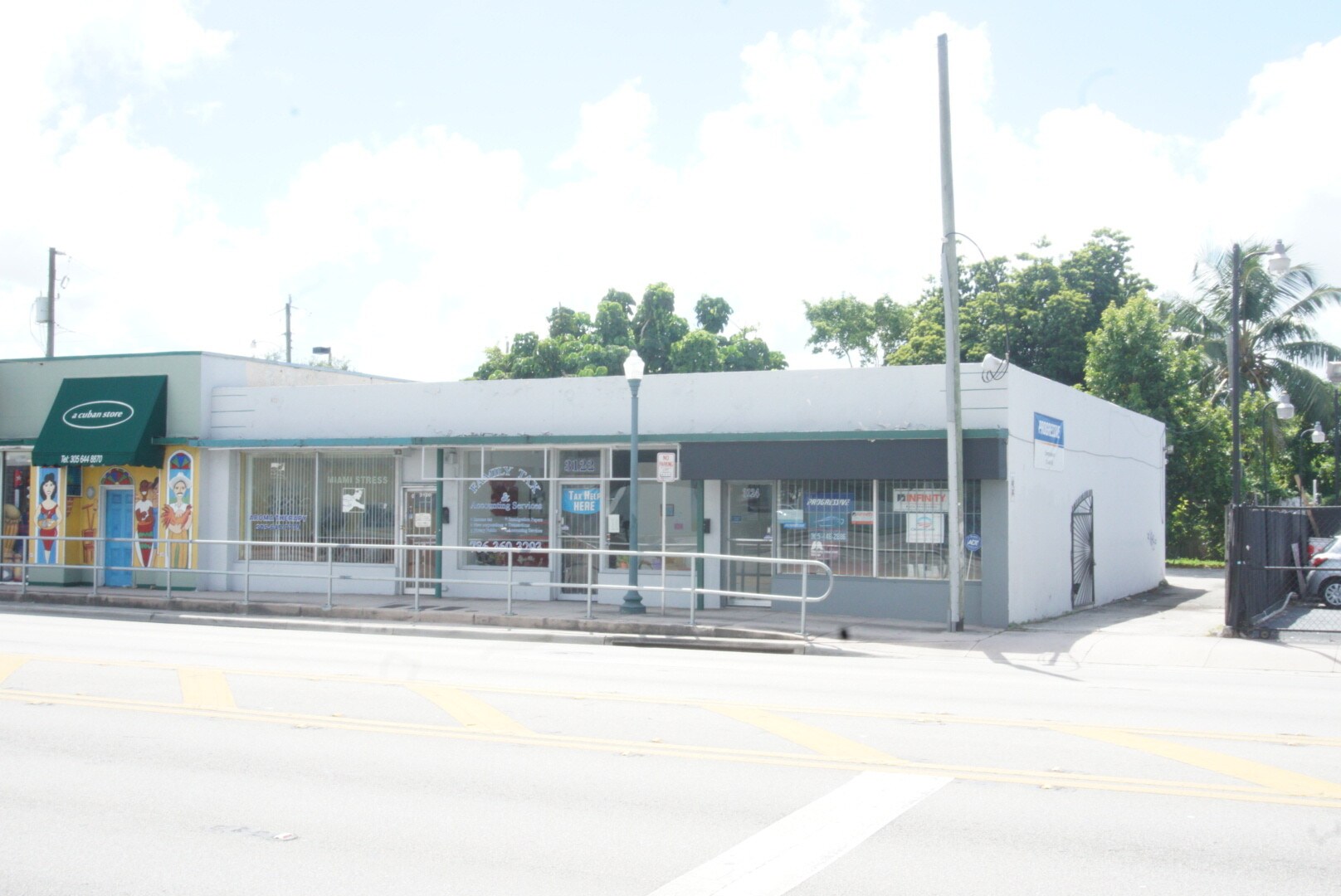 3120 SW 8th St, Miami, FL à louer Autre– Image 1 sur 4