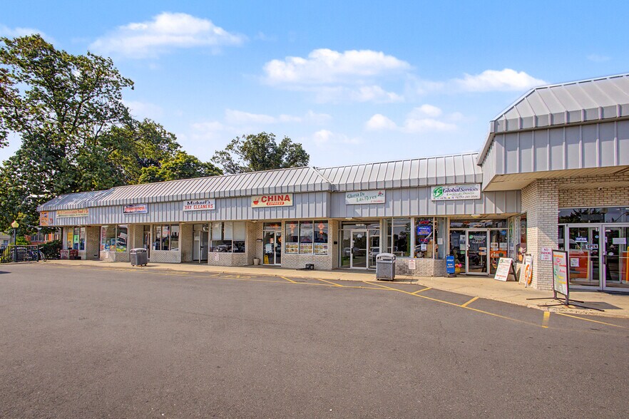 25 Broad St, Freehold, NJ à louer - Photo de l’immeuble – Image 2 sur 3