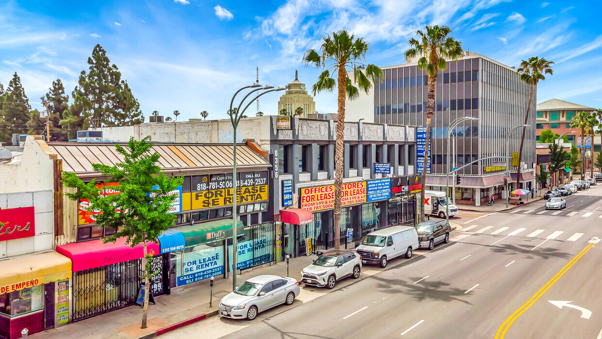 6350-6356 Van Nuys Blvd, Van Nuys, CA à louer Photo de l’immeuble– Image 1 sur 7