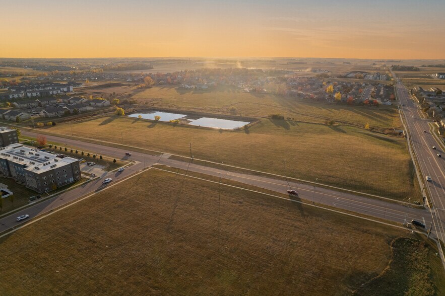 3801 N Career Ave, Sioux Falls, SD à vendre - Aérien – Image 2 sur 5