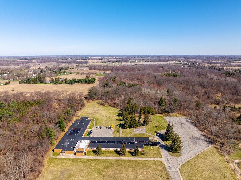 400 Dexter Rd, Eaton Rapids, MI à vendre - Photo de l’immeuble – Image 1 sur 1
