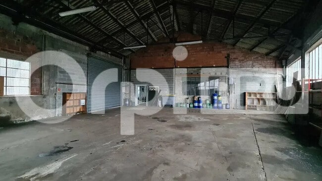 Plus de détails pour Local d'activités à louer