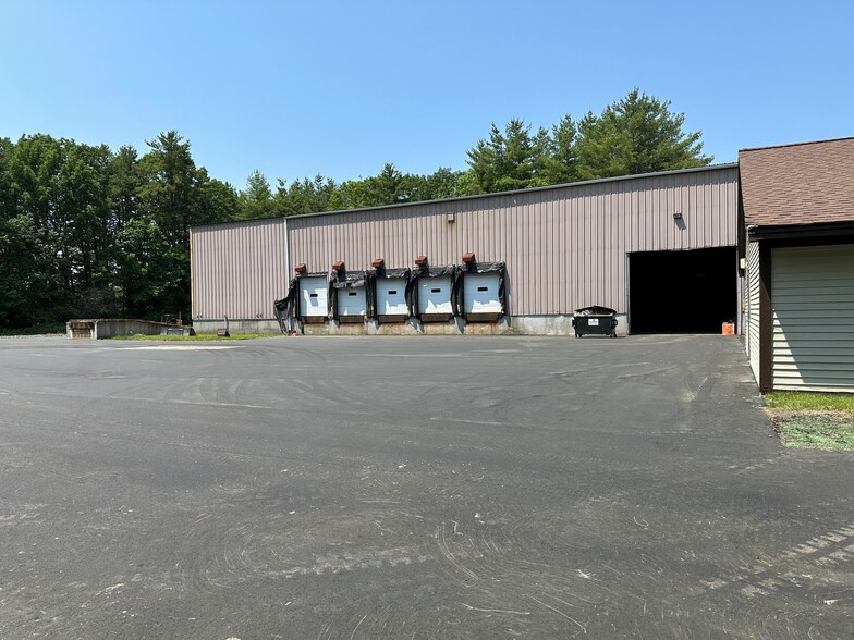 18 Hutcherson Dr, Gorham, ME à vendre - Photo de l’immeuble – Image 2 sur 3