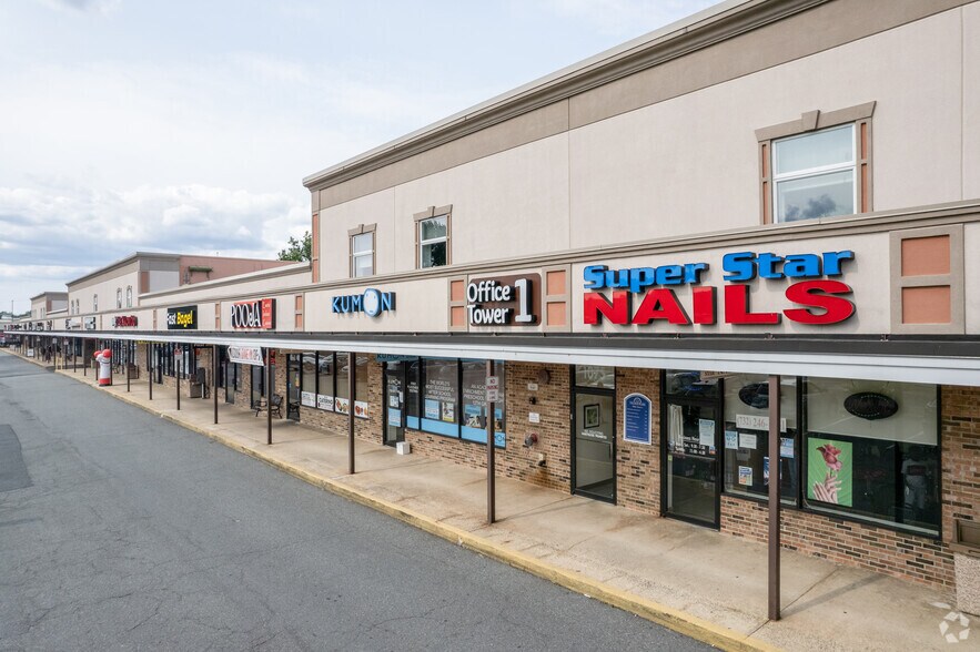 1075 Easton Ave, Somerset, NJ à louer - Photo de l’immeuble – Image 2 sur 8