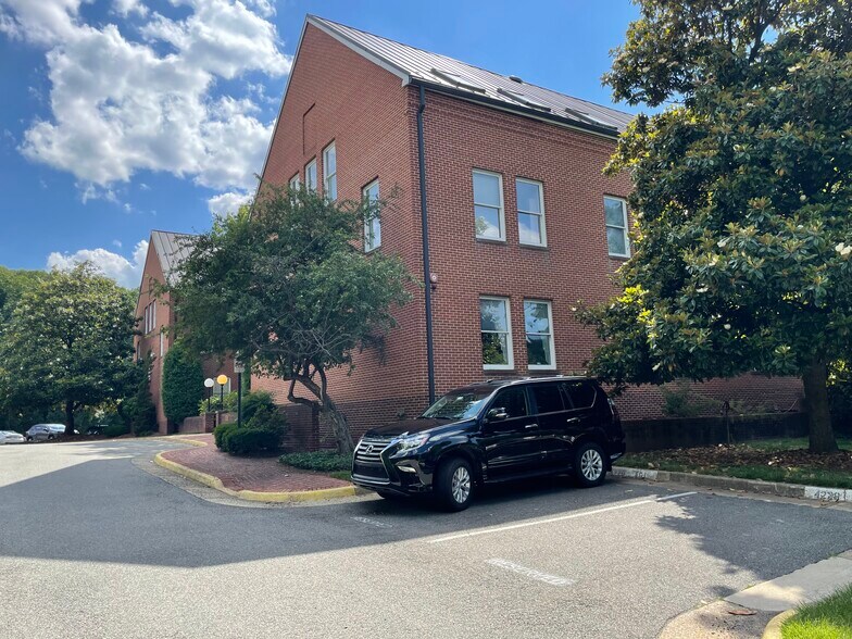 4232 King St, Alexandria, VA à vendre - Photo principale – Image 1 sur 12