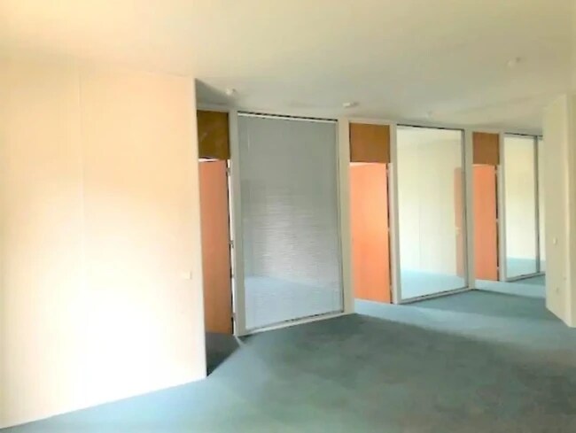 Plus de détails pour Avenue Joseph Kessel, Voisins-le-Bretonneux - Bureau à louer