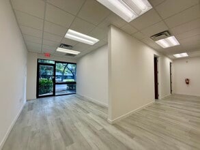 5410-5430 NW 33rd Ave, Fort Lauderdale, FL à louer Photo intérieure– Image 2 sur 24