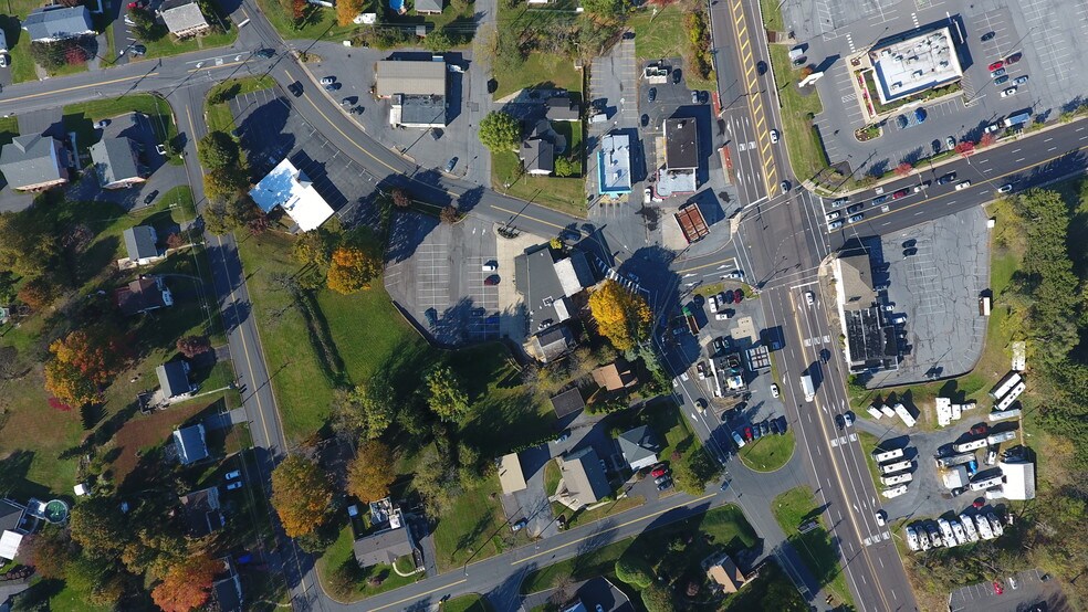 2912 Old Nazareth Rd, Easton, PA à vendre - Photo de l’immeuble – Image 2 sur 37