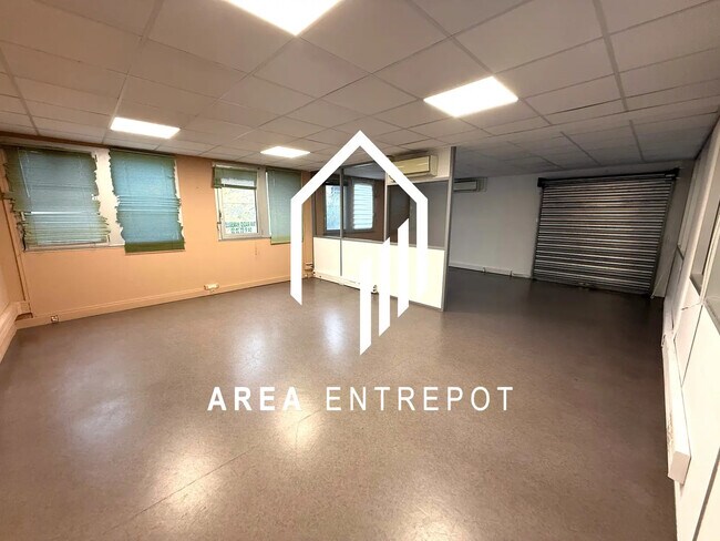 Plus de détails pour Local d'activités à louer