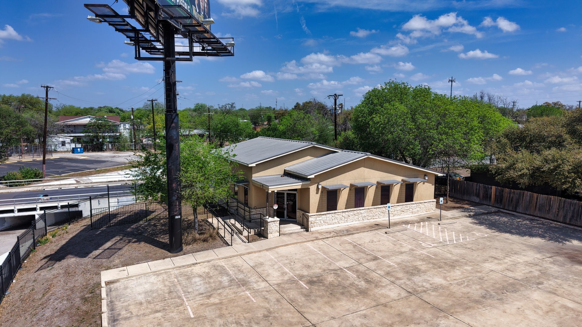 5727 W I-10 Fwy, San Antonio, TX à louer Photo principale– Image 1 sur 41