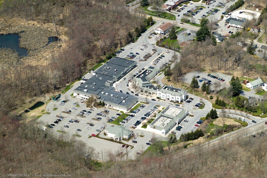 325 Route 100, Somers, NY à louer - Aérien – Image 2 sur 3