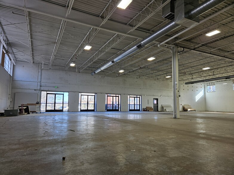 725 Main St, Middletown, CT à louer - Photo de l’immeuble – Image 2 sur 14