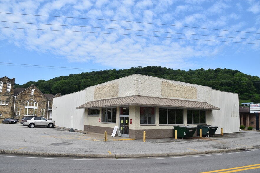 8699 Elk River Rd N, Clendenin, WV à vendre - Photo de l’immeuble – Image 2 sur 10