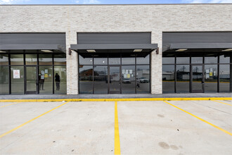 7241 Lawndale St, Houston, TX à louer Photo de l’immeuble– Image 1 sur 6