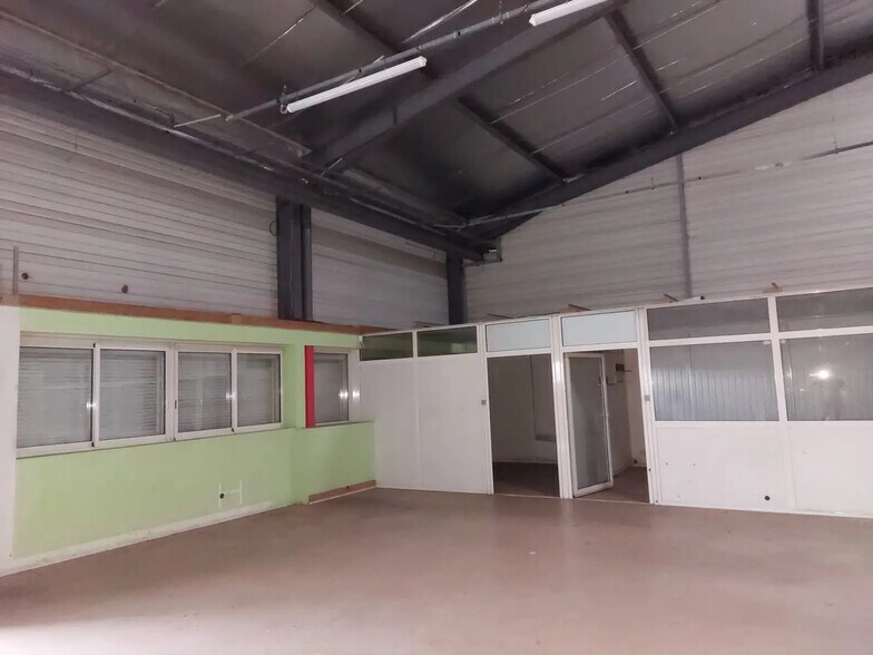 Industriel/Logistique dans La Seyne-sur-Mer à louer - Photo intérieure – Image 3 sur 5