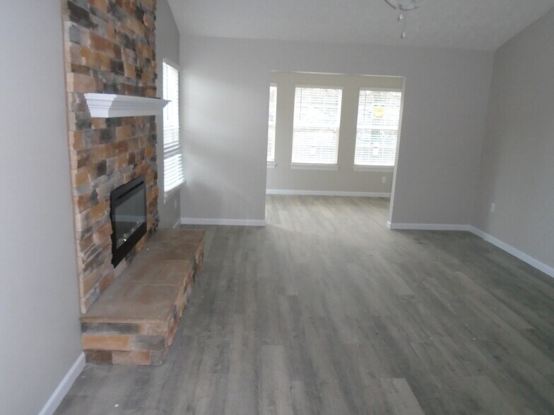 11 Alisha Ln, Columbiana, OH à vendre - Photo de l’immeuble – Image 2 sur 19
