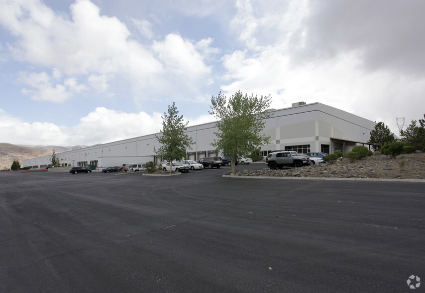 625 Waltham Way, Mccarran, NV à louer - Photo de l’immeuble – Image 3 sur 4