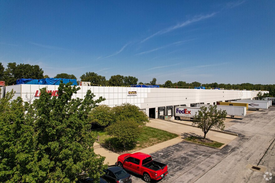 160-275 Corporate Woods Ct, Bridgeton, MO à louer - Photo de l’immeuble – Image 2 sur 4