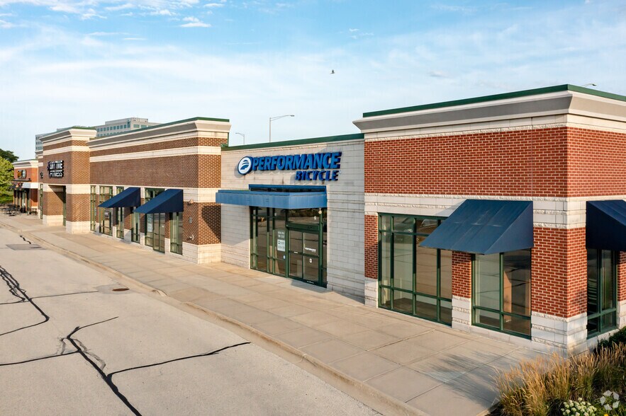 2830 S Highland Ave, Lombard, IL à louer - Photo principale – Image 3 sur 11