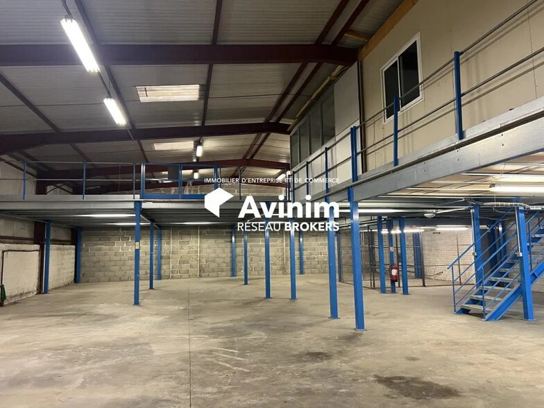 Local d’activités dans Heyrieux à louer - Photo intérieure – Image 2 sur 19