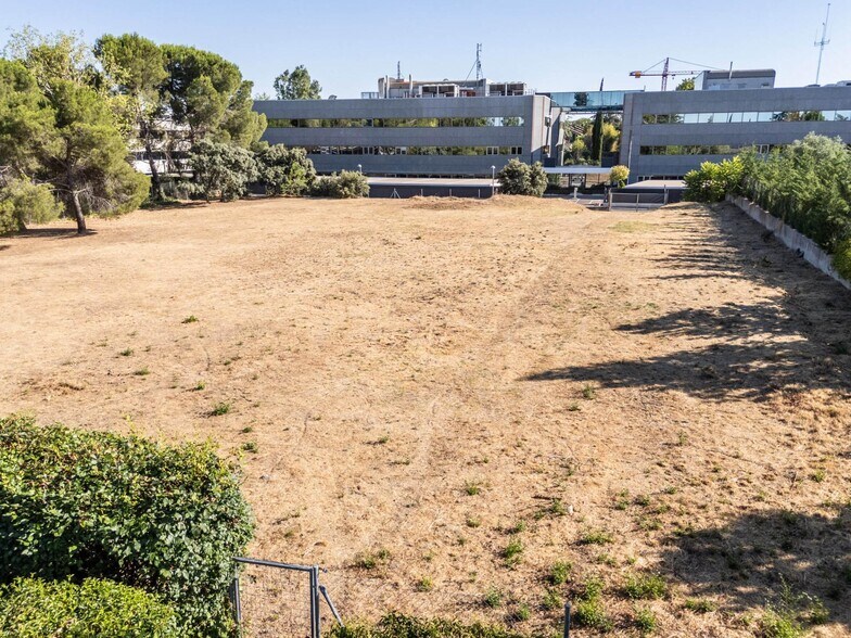 Terrain dans Madrid, Madrid à vendre - Photo de l’immeuble – Image 2 sur 12