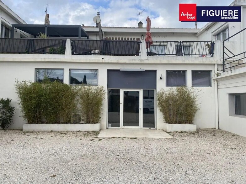 Local d’activités dans Salon-de-Provence à louer - Photo de l’immeuble – Image 1 sur 15