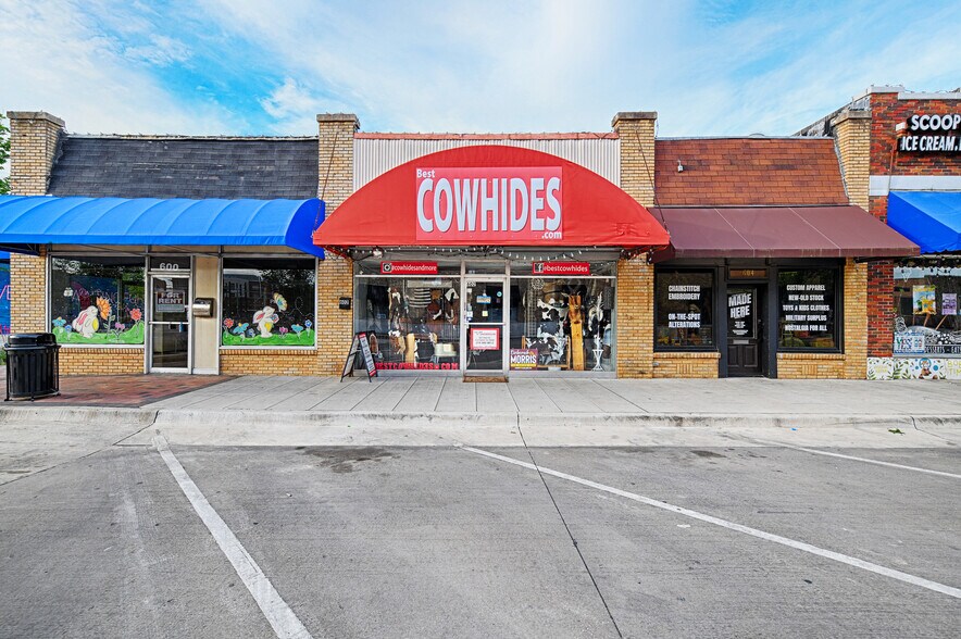 602 Main St, Garland, TX à louer - Photo de l’immeuble – Image 1 sur 6