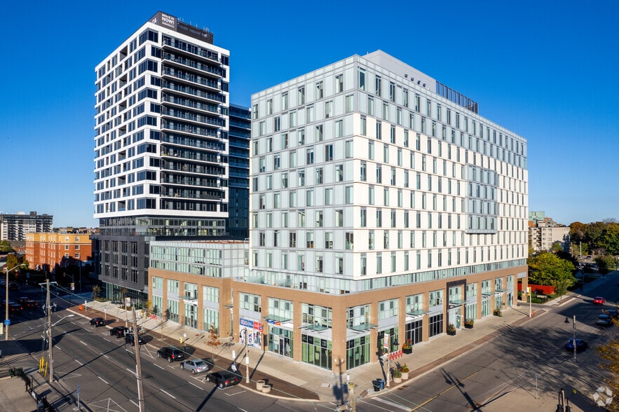 100 Bond St E, Oshawa, ON à louer - Photo principale – Image 1 sur 38