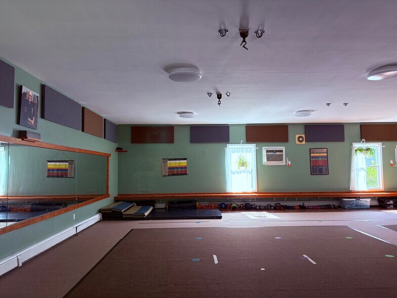 1 Taylor Hill Rd, Lewiston, ME à vendre - Photo de l’immeuble – Image 2 sur 16