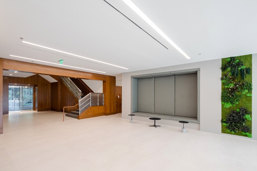 20 Enterprise, Aliso Viejo, CA à louer - Hall d’entrée – Image 3 sur 13