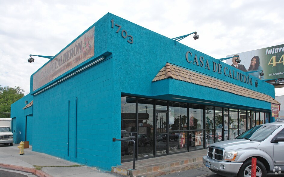 1703 E Charleston Blvd, Las Vegas, NV à vendre - Photo de l’immeuble – Image 2 sur 27