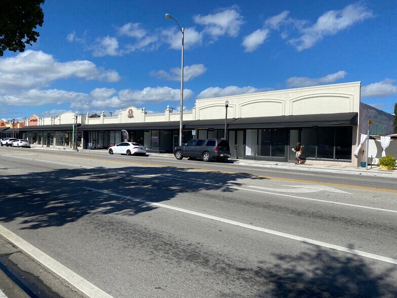 891-895 NE 125th St, Miami, FL à louer - Photo de l’immeuble – Image 2 sur 20