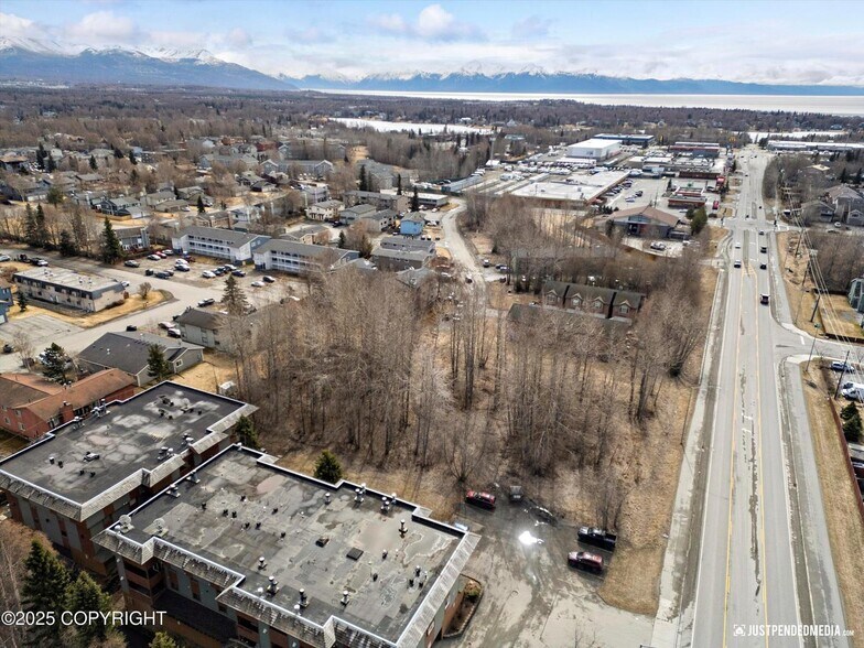 8525 Jewel Lake rd, Anchorage, AK à vendre - Aérien – Image 2 sur 9