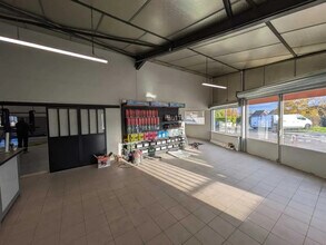 Local d'activités dans L'Isle-d'Abeau à vendre Photo intérieure– Image 2 sur 3