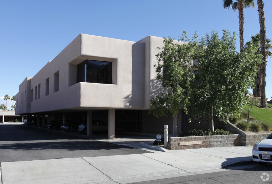 1800 E Tahquitz Canyon Way, Palm Springs, CA à louer - Photo de l’immeuble – Image 3 sur 5