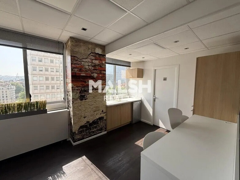 Bureau dans Lyon à louer - Photo de l’immeuble – Image 2 sur 9