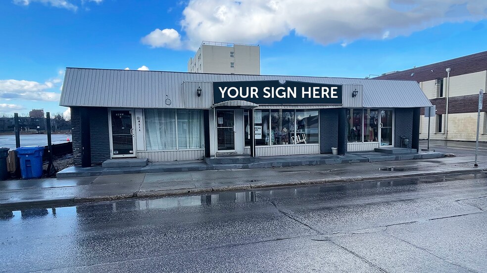 3411 Roblin Blvd, Winnipeg, MB à vendre - Photo de l’immeuble – Image 1 sur 9
