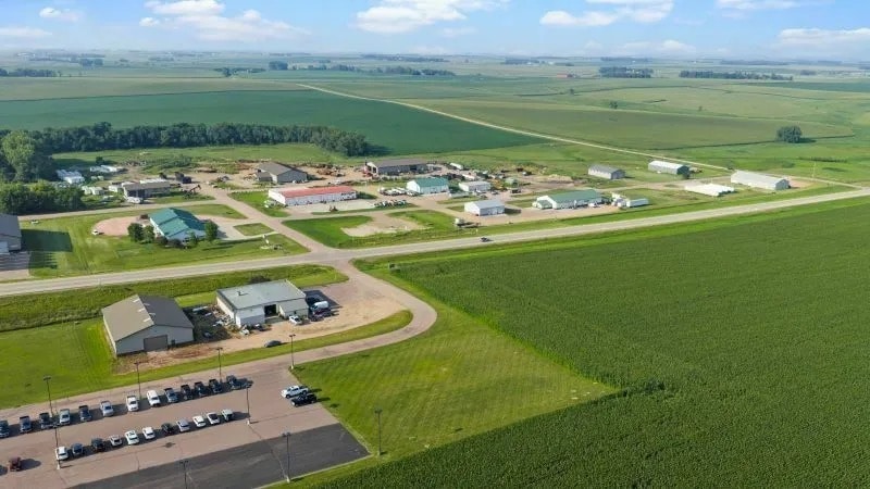 24604 Klein Ave, Dell Rapids, SD à vendre - Aérien – Image 2 sur 5
