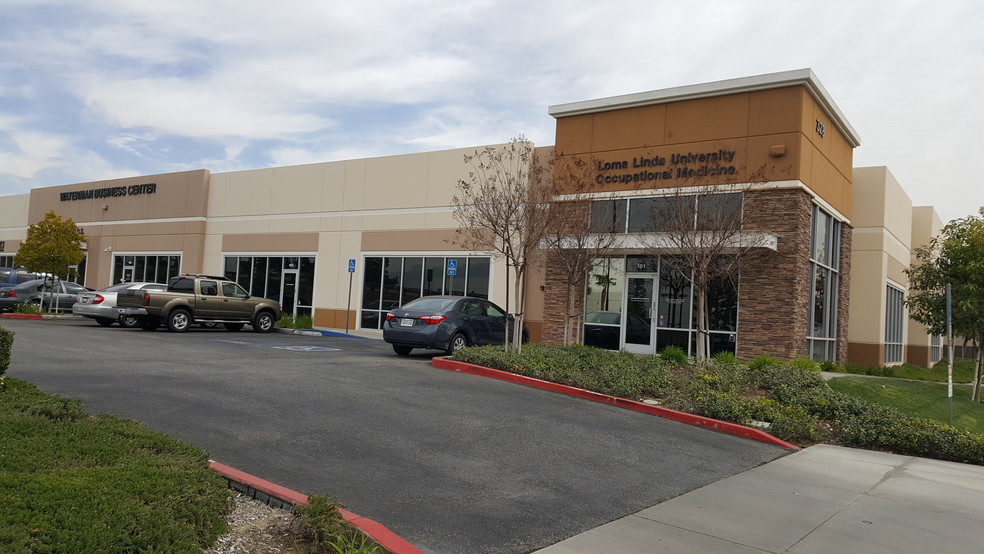328 E Commercial Rd, San Bernardino, CA à louer - Photo de l’immeuble – Image 1 sur 6