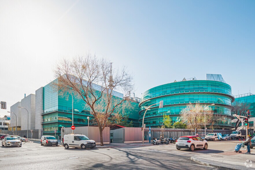 Calle de Julián Camarillo, 8, Madrid, Madrid à louer - Photo principale – Image 1 sur 12