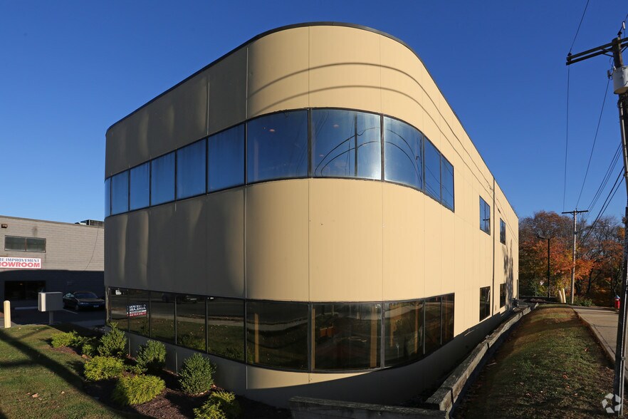 840 Orange Ave, West Haven, CT à louer - Photo de l’immeuble – Image 2 sur 11